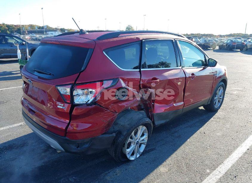 Photo 6 of 2018 Ford Escape SE (VIN 1FMCU9GD1JUA49650)