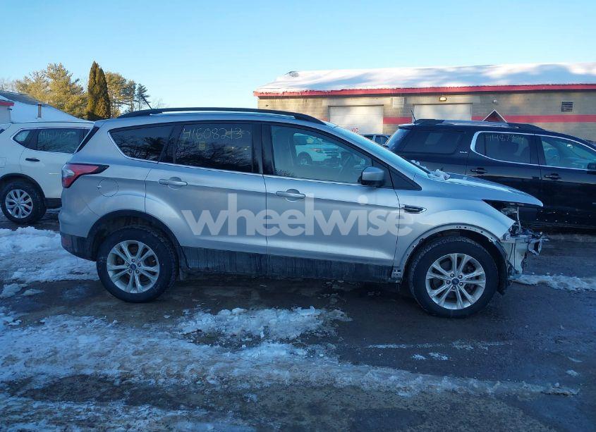 Photo 13 of 2018 Ford Escape SE (VIN 1FMCU9GD1JUA68294)