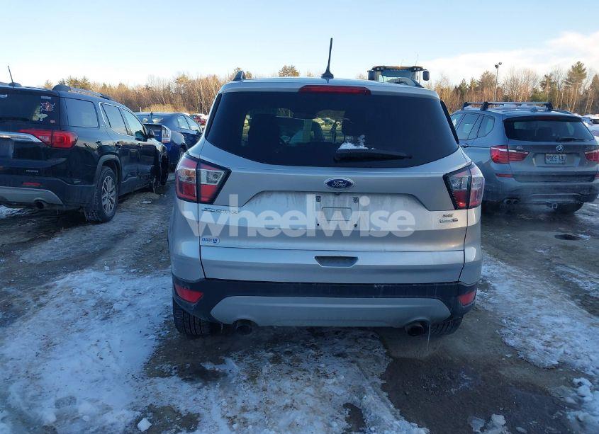 Photo 16 of 2018 Ford Escape SE (VIN 1FMCU9GD1JUA68294)