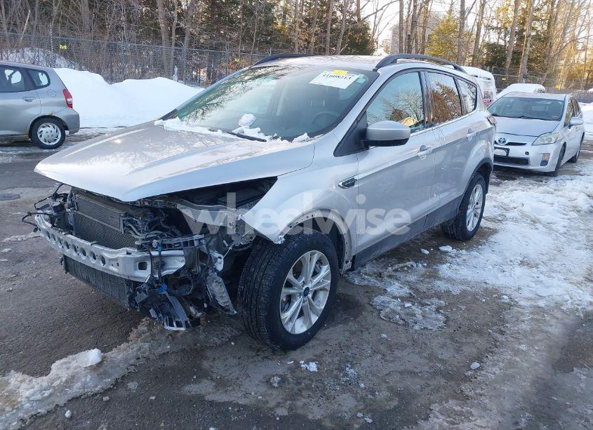 Photo 2 of 2018 Ford Escape SE (VIN 1FMCU9GD1JUA68294)