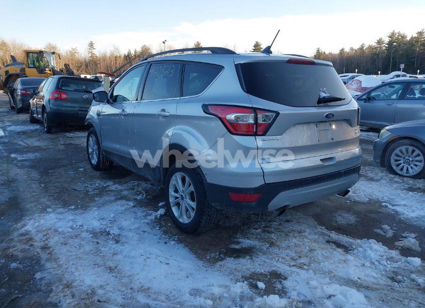 Photo 3 of 2018 Ford Escape SE (VIN 1FMCU9GD1JUA68294)