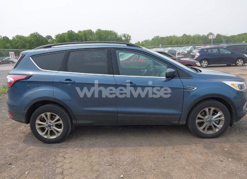 Photo 13 of 2018 Ford Escape SE (VIN 1FMCU9GD1JUA77819)