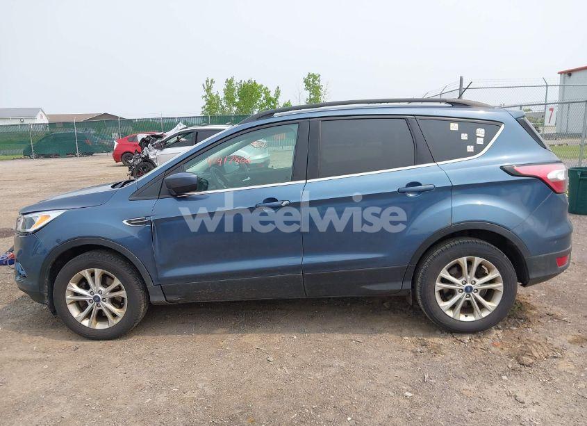 Photo 14 of 2018 Ford Escape SE (VIN 1FMCU9GD1JUA77819)