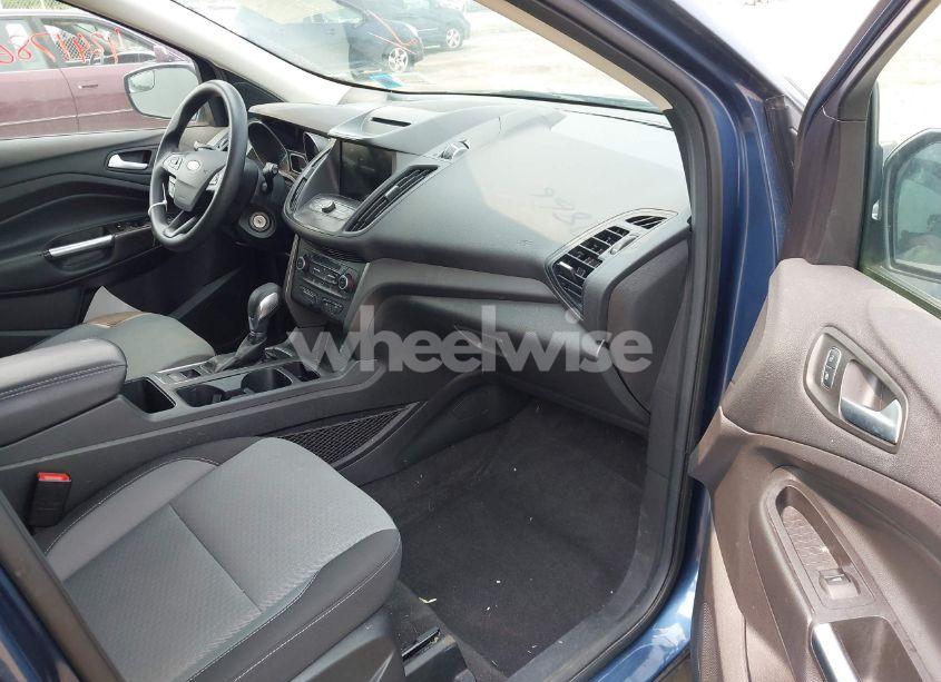 Photo 5 of 2018 Ford Escape SE (VIN 1FMCU9GD1JUA77819)