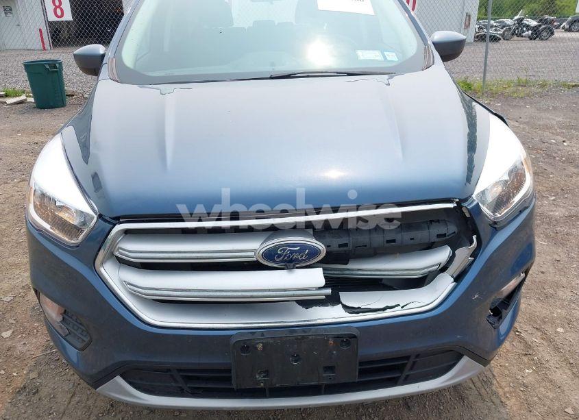 Photo 6 of 2018 Ford Escape SE (VIN 1FMCU9GD1JUA77819)
