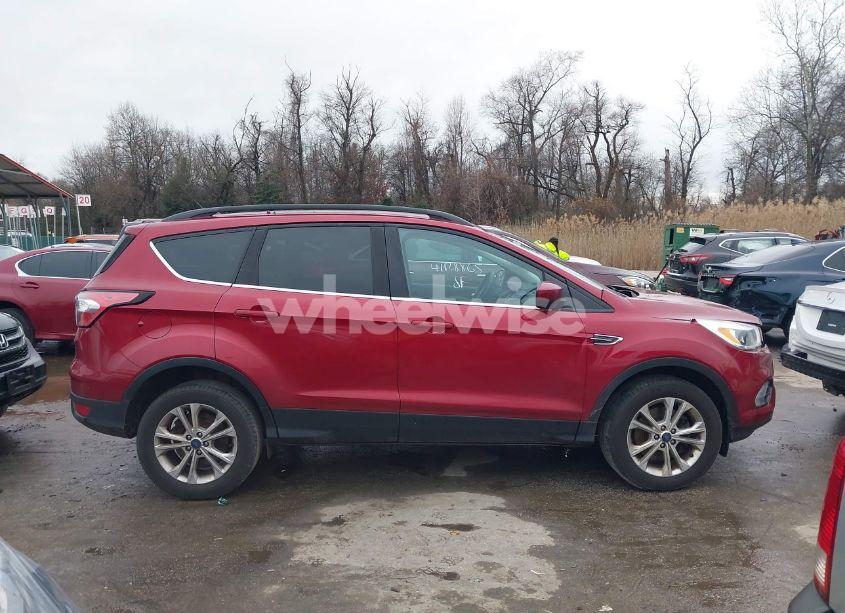 Photo 13 of 2018 Ford Escape SE (VIN 1FMCU9GD1JUA80039)