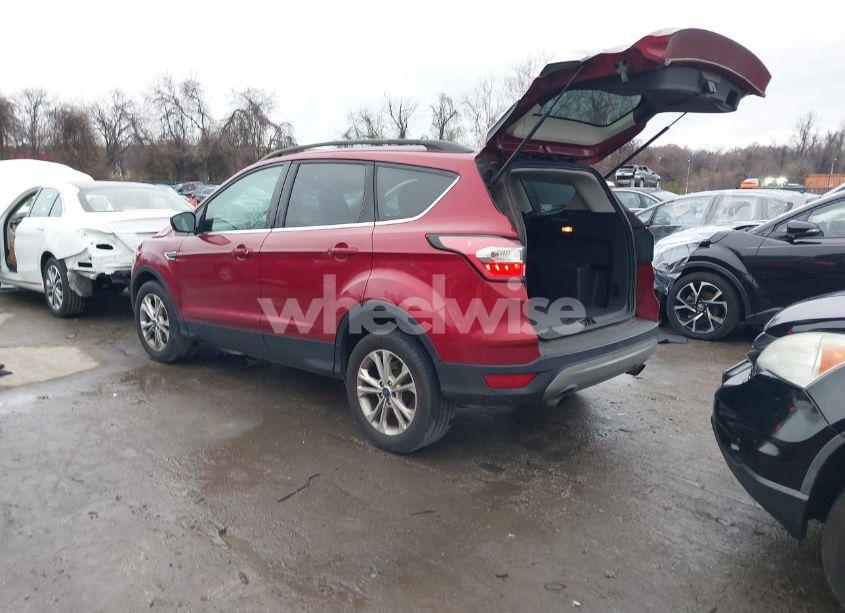 Photo 3 of 2018 Ford Escape SE (VIN 1FMCU9GD1JUA80039)