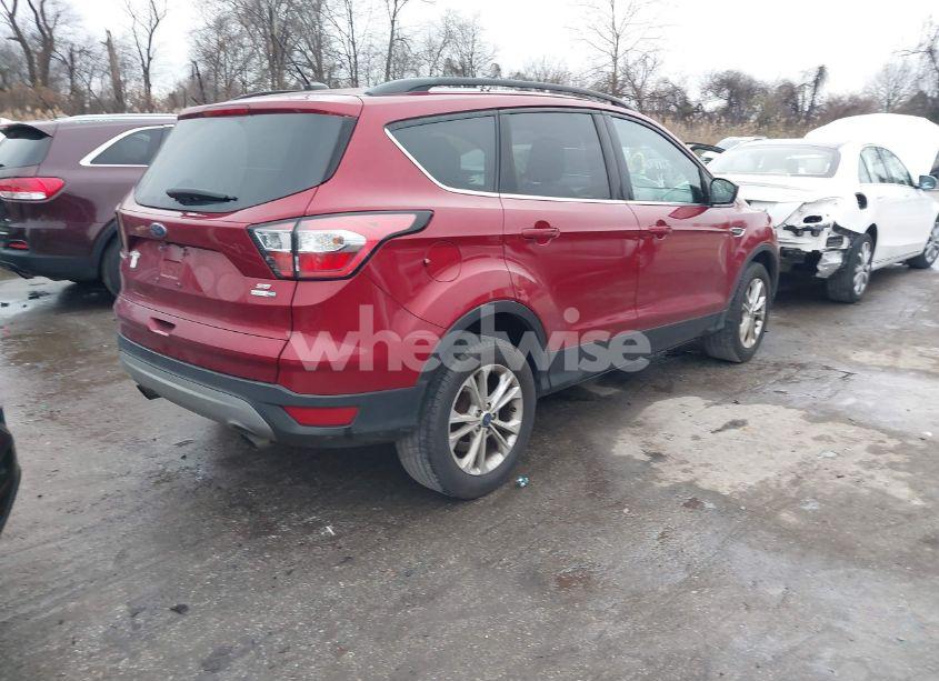 Photo 4 of 2018 Ford Escape SE (VIN 1FMCU9GD1JUA80039)