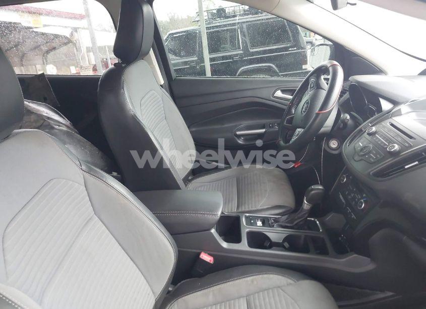 Photo 5 of 2018 Ford Escape SE (VIN 1FMCU9GD1JUB35184)