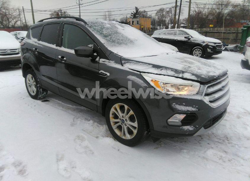 2018 Ford Escape SE (VIN 1FMCU9GD1JUB52325) main photo