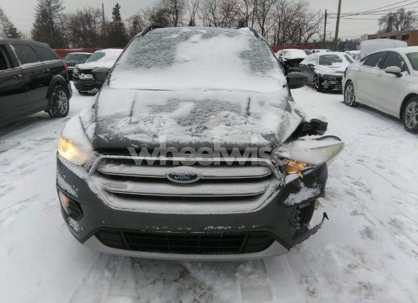 Photo 12 of 2018 Ford Escape SE (VIN 1FMCU9GD1JUB52325)
