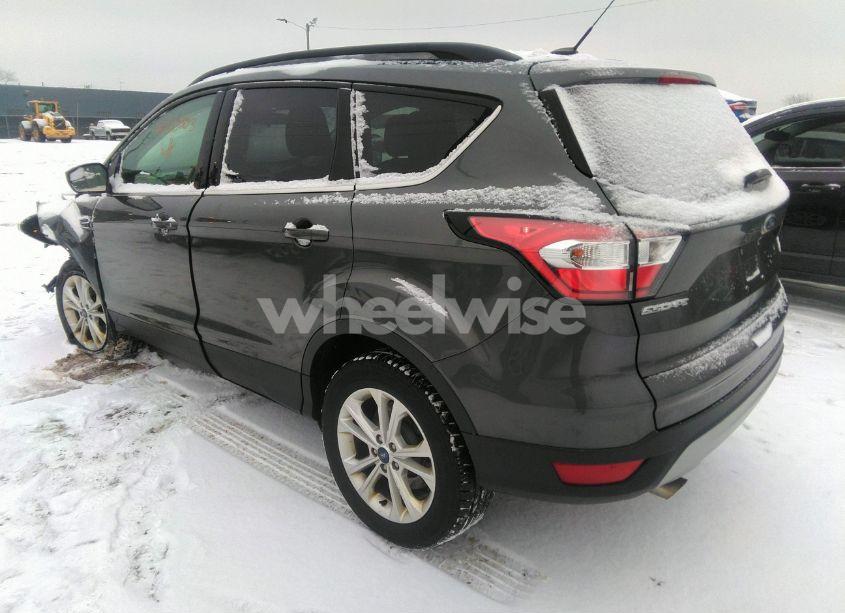 Photo 3 of 2018 Ford Escape SE (VIN 1FMCU9GD1JUB52325)