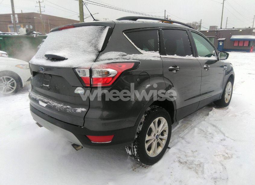 Photo 4 of 2018 Ford Escape SE (VIN 1FMCU9GD1JUB52325)