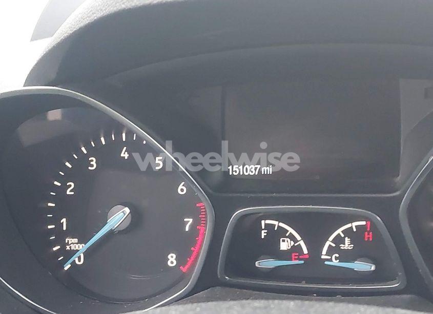 Photo 16 of 2018 Ford Escape SE (VIN 1FMCU9GD1JUB73627)