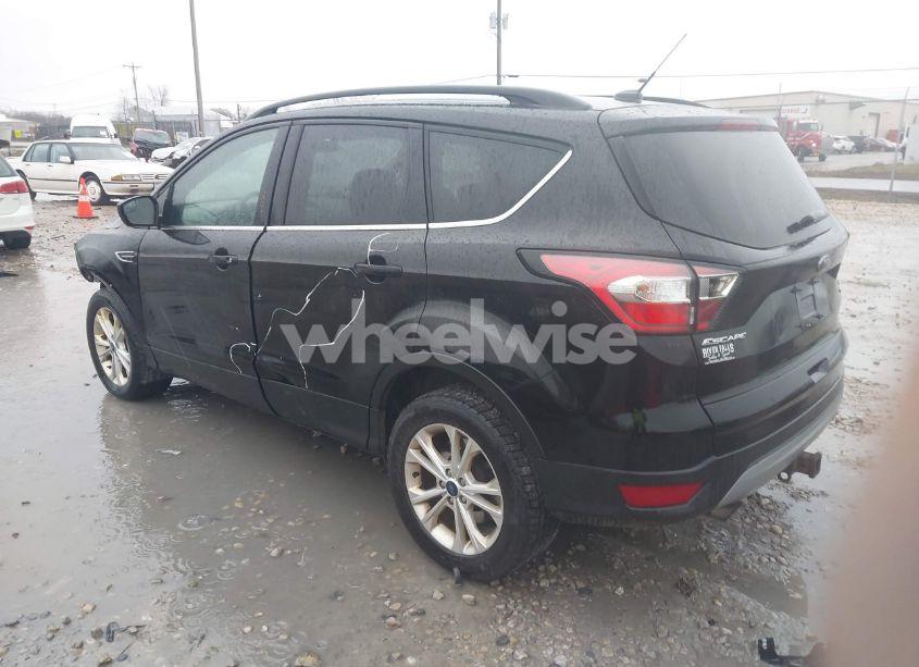 Photo 3 of 2018 Ford Escape SE (VIN 1FMCU9GD1JUB73627)
