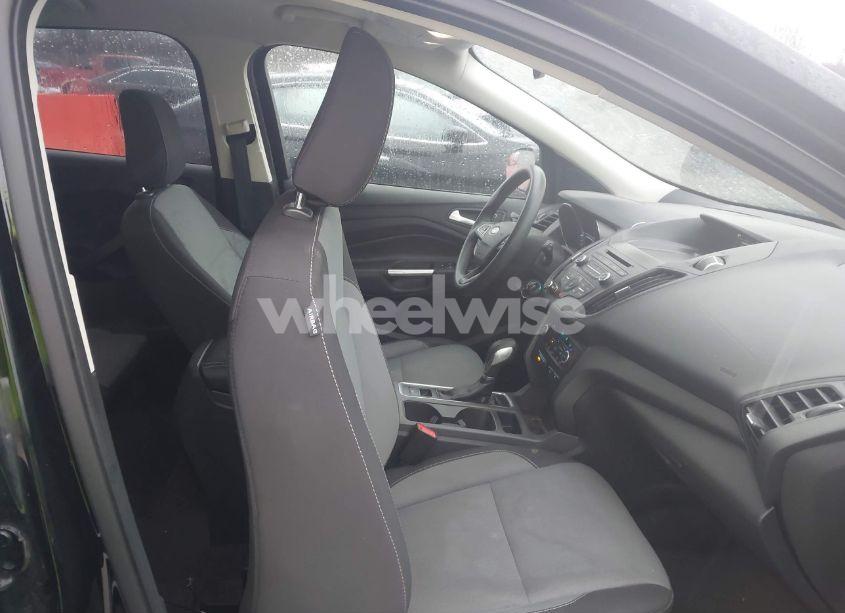 Photo 5 of 2018 Ford Escape SE (VIN 1FMCU9GD1JUB73627)