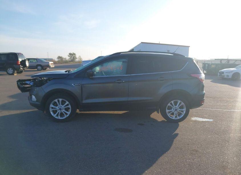 Photo 14 of 2018 Ford Escape SE (VIN 1FMCU9GD1JUB73823)