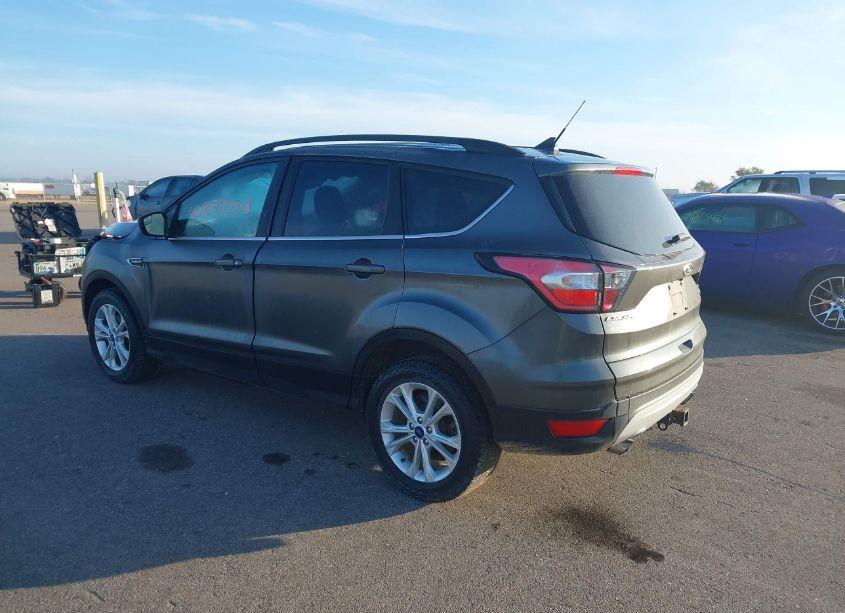 Photo 3 of 2018 Ford Escape SE (VIN 1FMCU9GD1JUB73823)