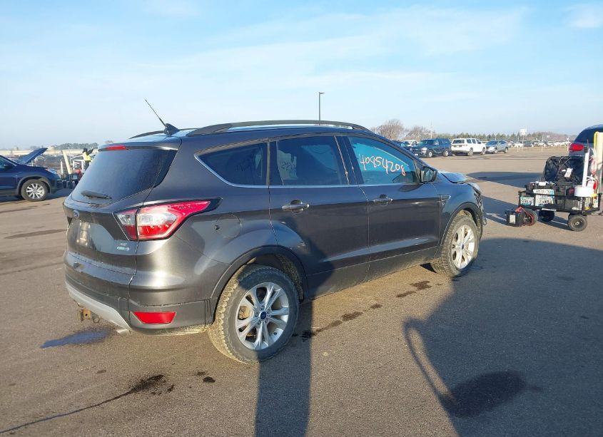 Photo 4 of 2018 Ford Escape SE (VIN 1FMCU9GD1JUB73823)