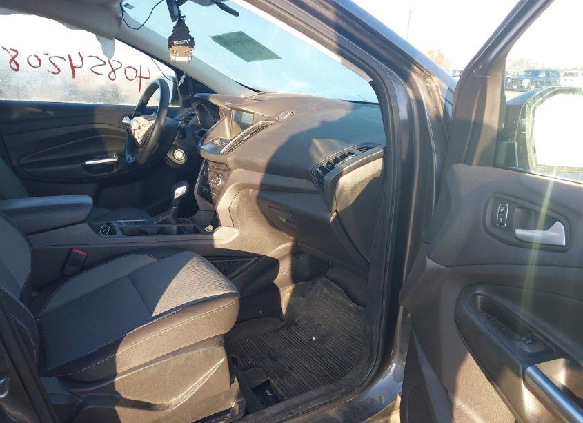 Photo 5 of 2018 Ford Escape SE (VIN 1FMCU9GD1JUB73823)