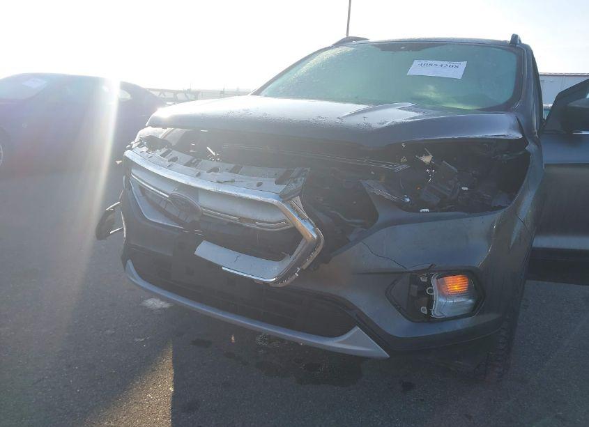 Photo 6 of 2018 Ford Escape SE (VIN 1FMCU9GD1JUB73823)