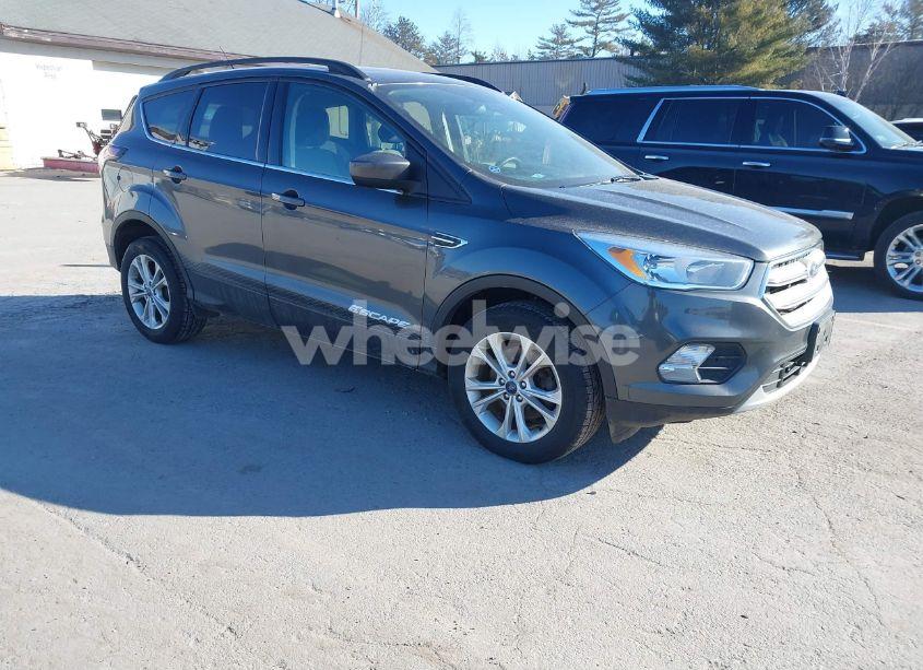 2018 Ford Escape SE (VIN 1FMCU9GD1JUC37035) main photo