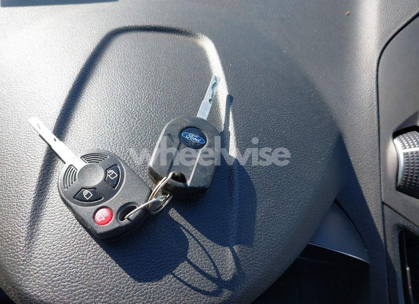 Photo 11 of 2018 Ford Escape SE (VIN 1FMCU9GD1JUC37035)