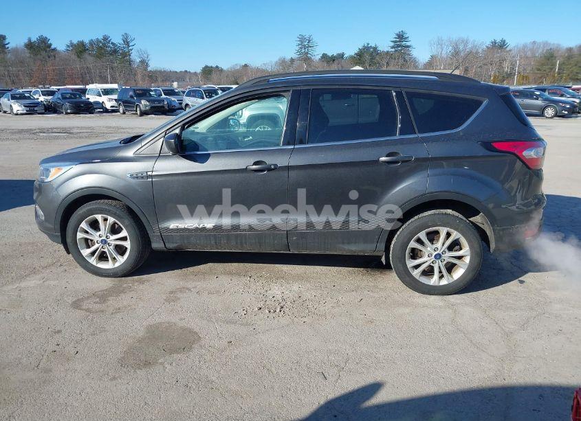 Photo 14 of 2018 Ford Escape SE (VIN 1FMCU9GD1JUC37035)
