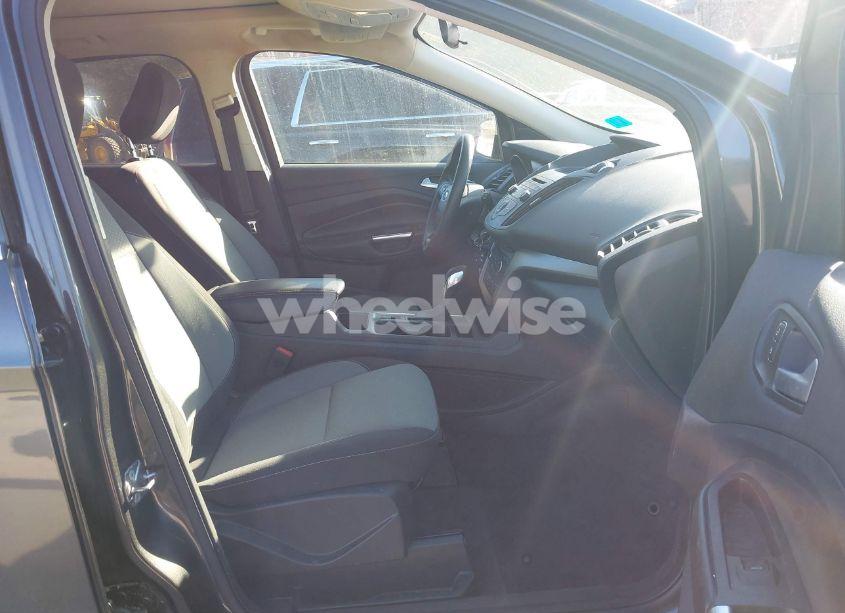 Photo 5 of 2018 Ford Escape SE (VIN 1FMCU9GD1JUC37035)