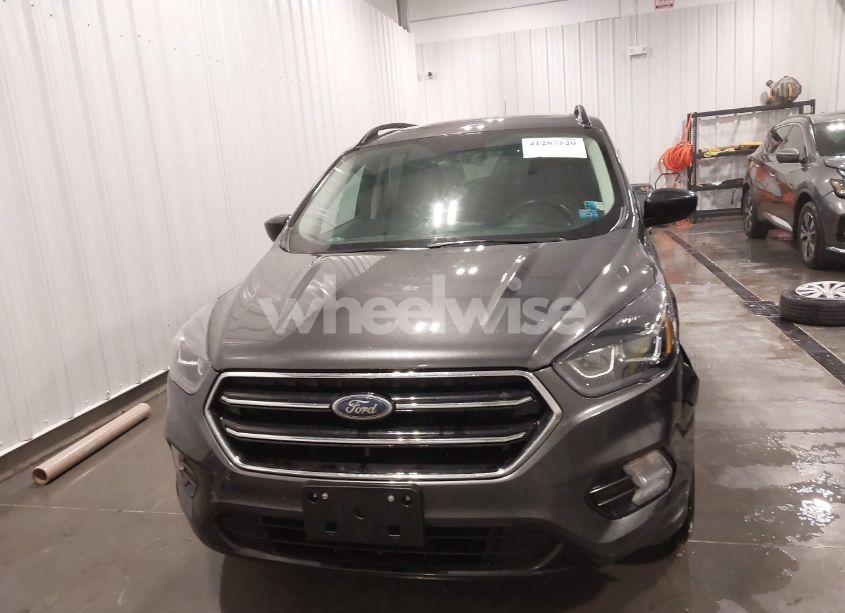 Photo 12 of 2018 Ford Escape SE (VIN 1FMCU9GD1JUD18830)