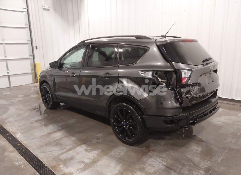 Photo 3 of 2018 Ford Escape SE (VIN 1FMCU9GD1JUD18830)