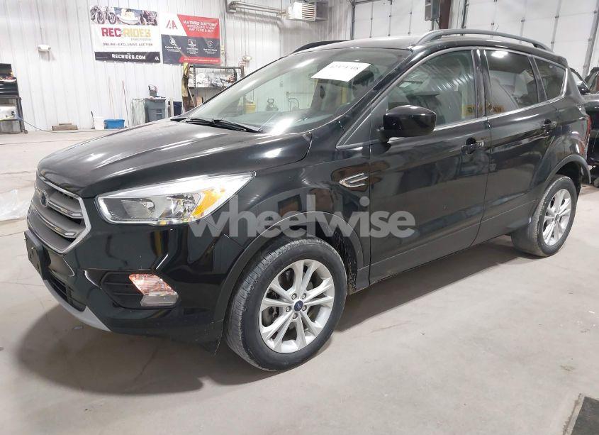 Photo 2 of 2018 Ford Escape SE (VIN 1FMCU9GD1JUD21727)