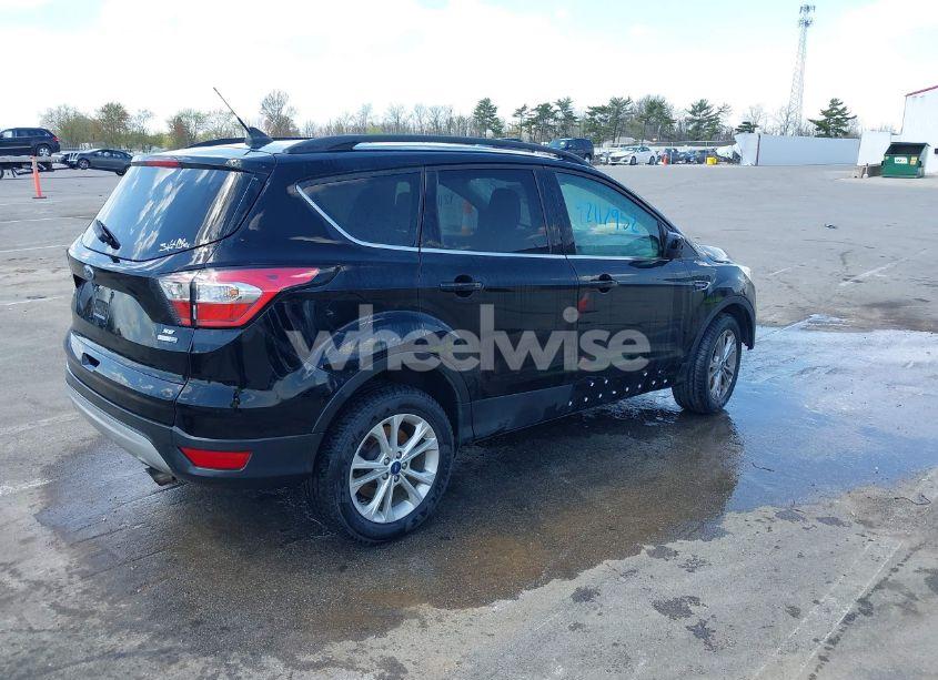 Photo 4 of 2018 Ford Escape SE (VIN 1FMCU9GD1JUD48846)
