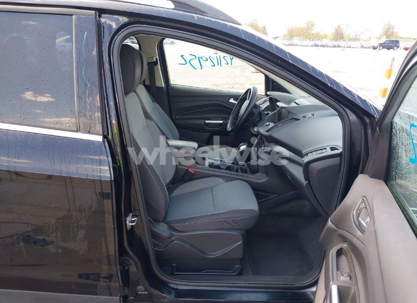 Photo 5 of 2018 Ford Escape SE (VIN 1FMCU9GD1JUD48846)