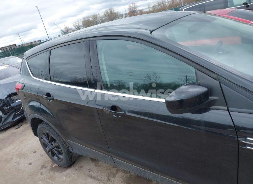 Photo 13 of 2019 Ford Escape SE (VIN 1FMCU9GD1KUA45891)