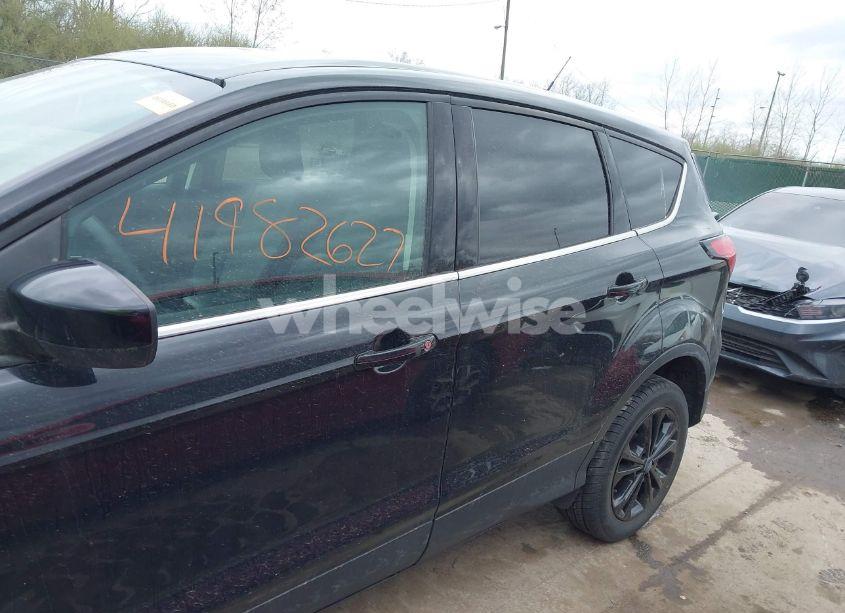 Photo 14 of 2019 Ford Escape SE (VIN 1FMCU9GD1KUA45891)