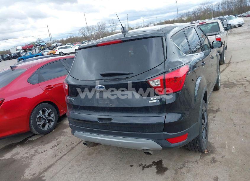 Photo 16 of 2019 Ford Escape SE (VIN 1FMCU9GD1KUA45891)