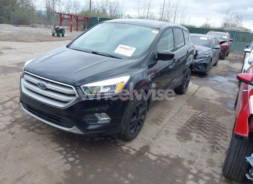 Photo 2 of 2019 Ford Escape SE (VIN 1FMCU9GD1KUA45891)