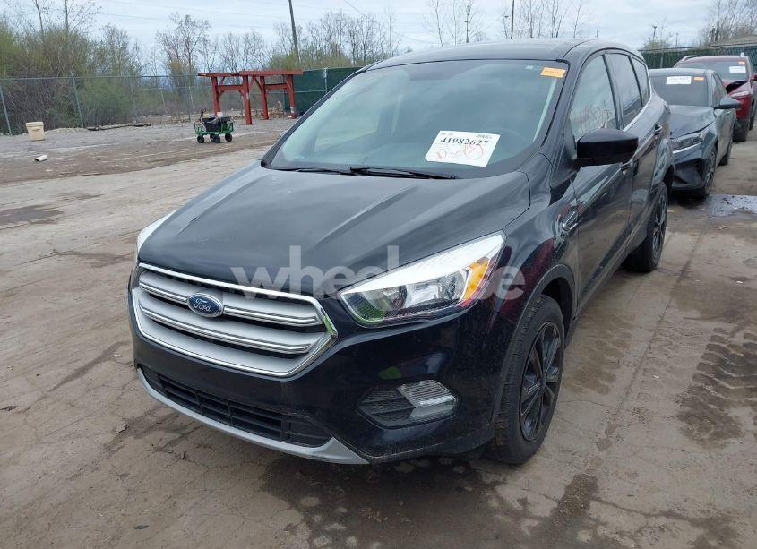 Photo 6 of 2019 Ford Escape SE (VIN 1FMCU9GD1KUA45891)