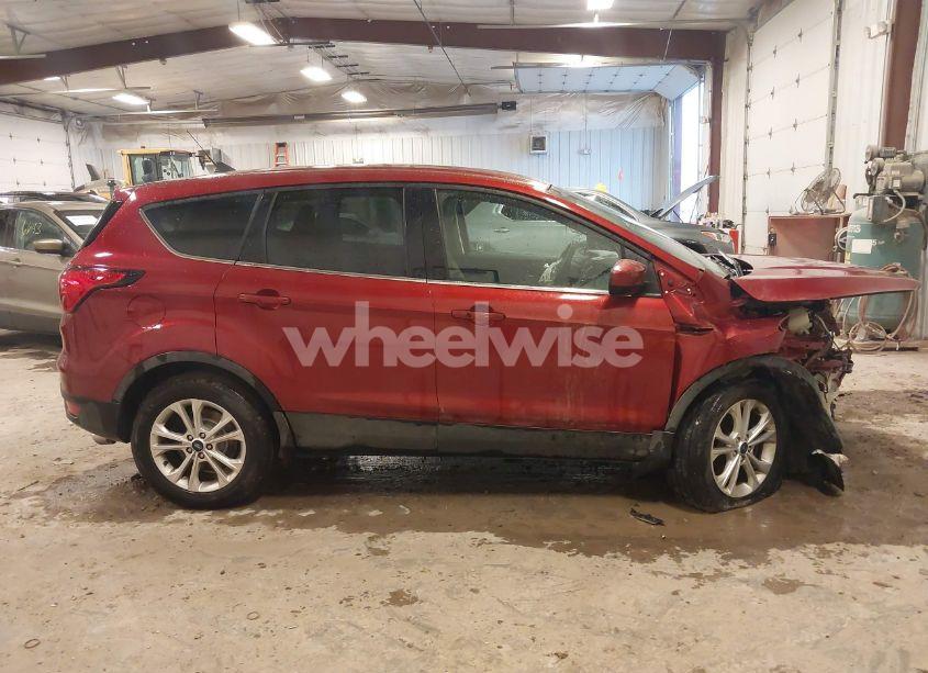 Photo 13 of 2019 Ford Escape SE (VIN 1FMCU9GD1KUA98431)