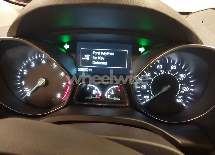 Photo 7 of 2019 Ford Escape SE (VIN 1FMCU9GD1KUA98431)