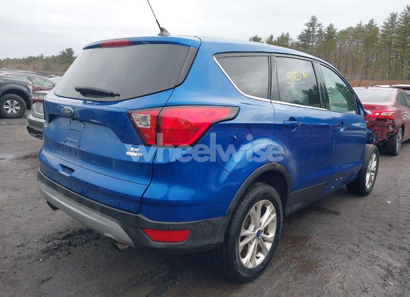 Photo 4 of 2019 Ford Escape SE (VIN 1FMCU9GD1KUB14255)