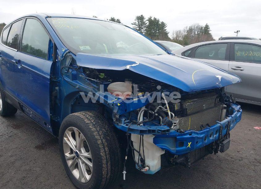 Photo 6 of 2019 Ford Escape SE (VIN 1FMCU9GD1KUB14255)