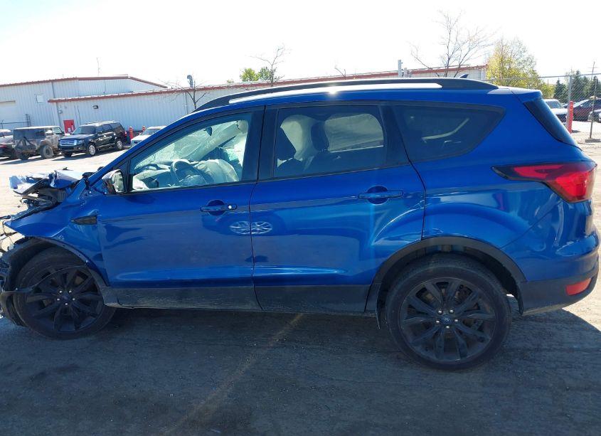 Photo 14 of 2019 Ford Escape SE (VIN 1FMCU9GD1KUB55999)
