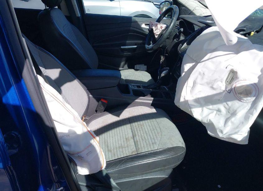 Photo 5 of 2019 Ford Escape SE (VIN 1FMCU9GD1KUB55999)