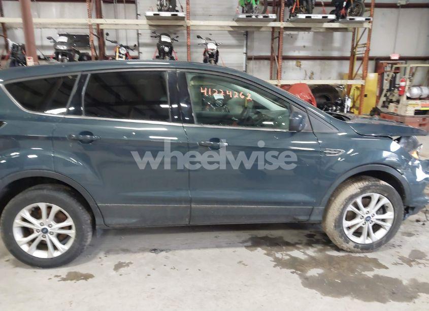 Photo 13 of 2019 Ford Escape SE (VIN 1FMCU9GD1KUB85603)