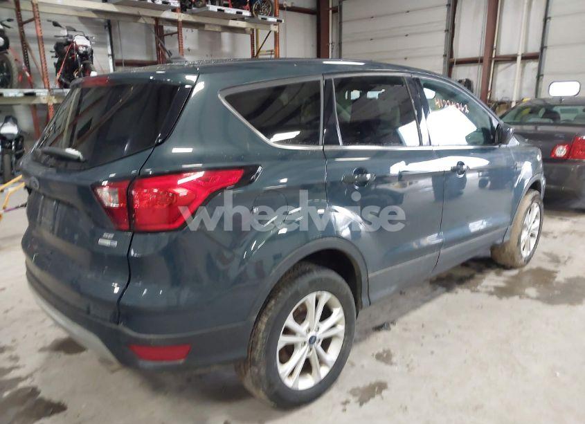 Photo 4 of 2019 Ford Escape SE (VIN 1FMCU9GD1KUB85603)