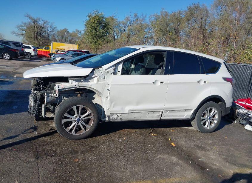 Photo 15 of 2017 Ford Escape SE (VIN 1FMCU9GD2HUA14061)