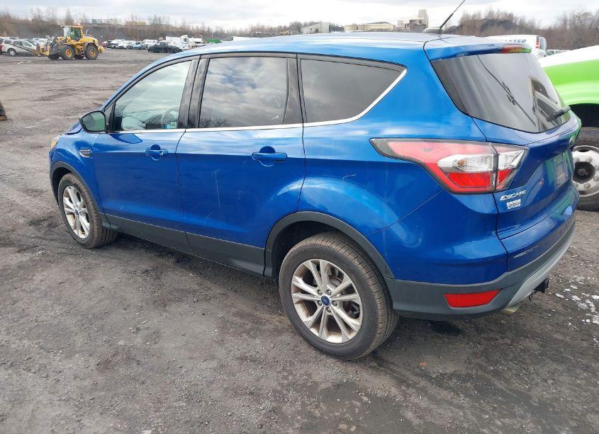 Photo 3 of 2017 Ford Escape SE (VIN 1FMCU9GD2HUA18241)