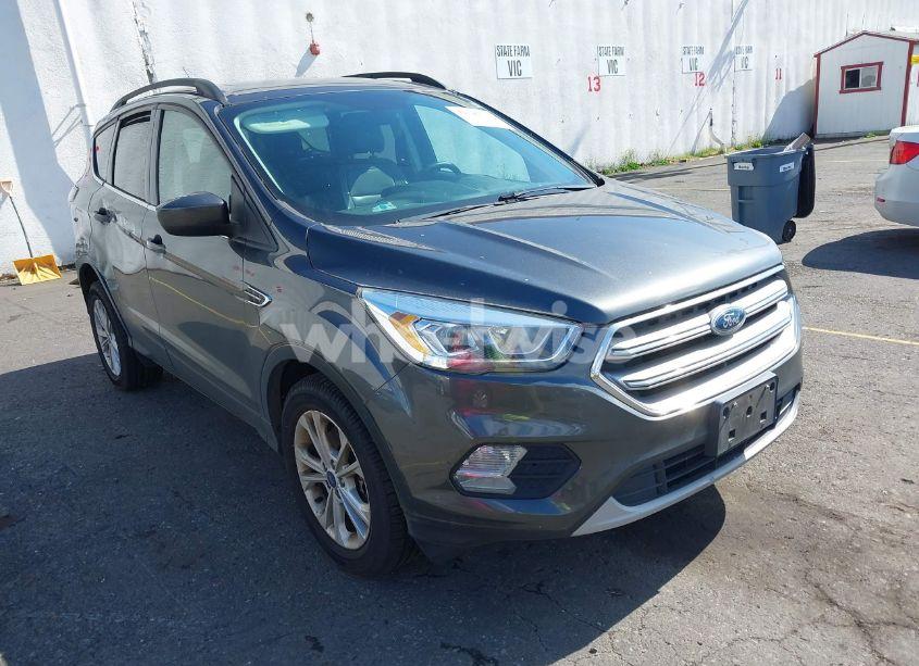 2017 Ford Escape SE (VIN 1FMCU9GD2HUA54737) main photo